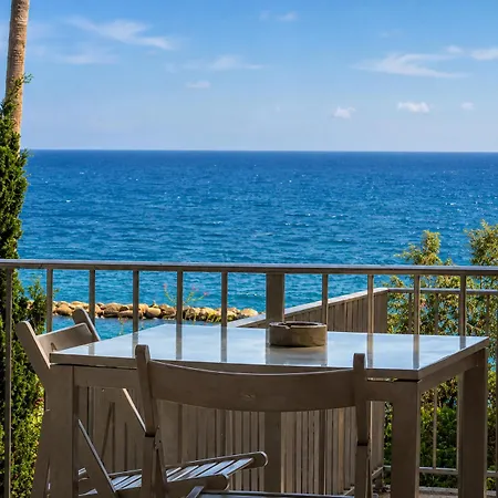 Апартаменты Beachfront - Spacious 2 Bedroom