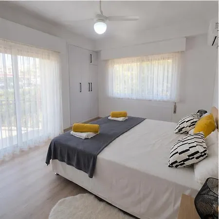 Апартаменты Beachfront - Spacious 2 Bedroom