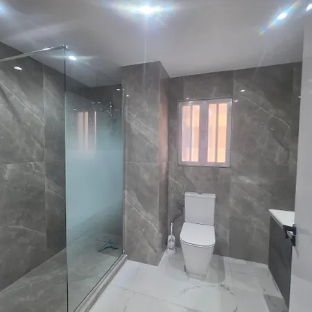 Beachfront - Spacious 2 Bedroom