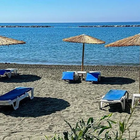 Appartement Beachfront - Spacious 2 Bedroom Limassol